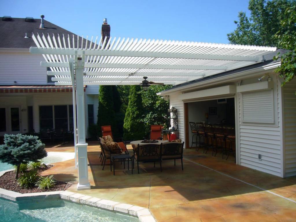 Invest in an Outdoor Louvered Roof Pergola